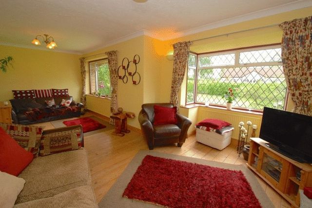  Image of 4 bedroom Detached house for sale in Shapwick Road Westhay Glastonbury BA6 at Shapwick Road Westhay Glastonbury, BA6 9TT