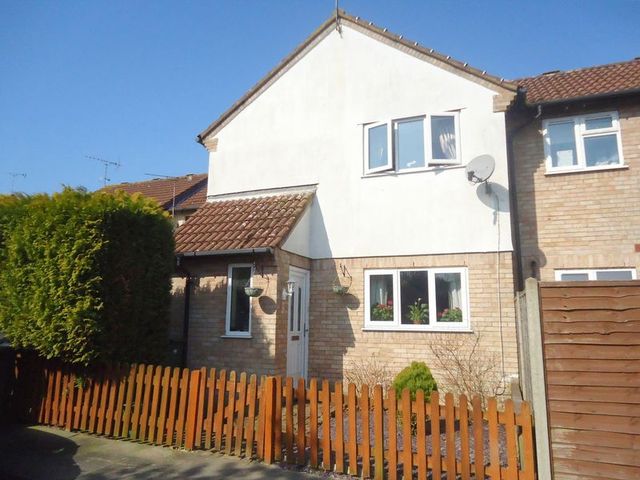  Image of 2 bedroom Terraced house for sale in Sherwood Place Hemel Hempstead HP2 at Sherwood Place  Hemel Hempstead, HP2 6PS