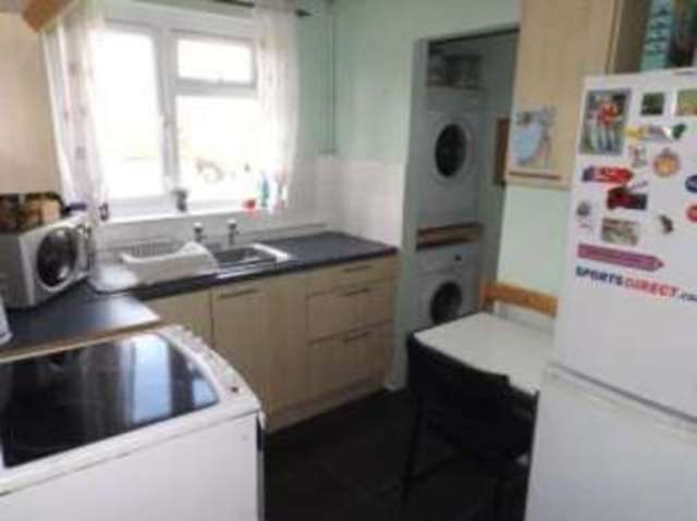  Image of 2 bedroom Flat for sale in Delaware Crescent Shoeburyness Southend-on-Sea SS3 at Shoeburyness Southend-on-Sea North Shoebury, SS3 9PL