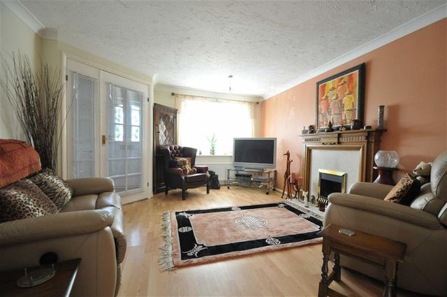  Image of 3 bedroom Property for sale in Showell Grove Droitwich WR9 at Showell Grove Droitwich Spa Droitwich Spa, WR9 8UD