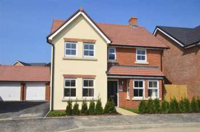  Image of 4 bedroom Detached house for sale in Skylark Avenue Emsworth PO10 at Emsworth Hampshire Emsworth, PO10 7GB