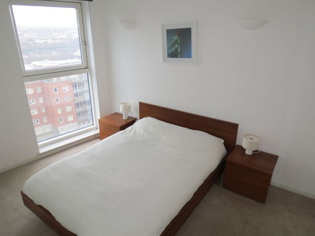  Image of 2 bedroom Apartment to rent in Goulden Street Manchester M4 at 49 Goulden Street  Manchester City, M4 5EH