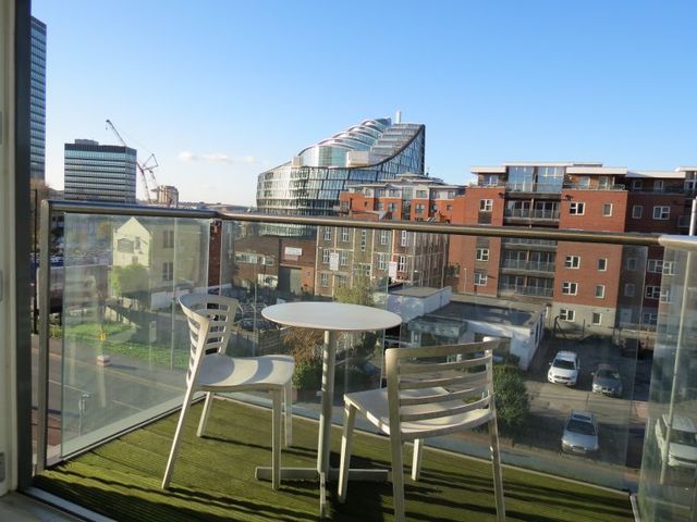  Image of 2 bedroom Apartment to rent in Goulden Street Manchester M4 at 49 Goulden Street  Manchester City, M4 5EH