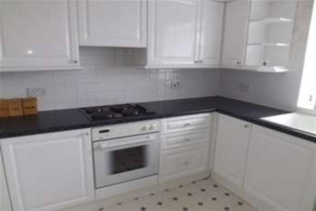  Image of 3 bedroom Flat to rent in Somerset Court Blackpool FY1 at Blackpool, FY1 5QQ