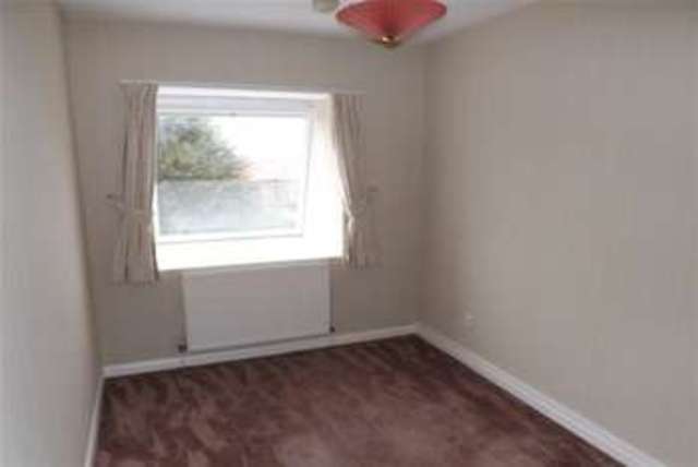  Image of 3 bedroom Flat to rent in Somerset Court Blackpool FY1 at Blackpool, FY1 5QQ