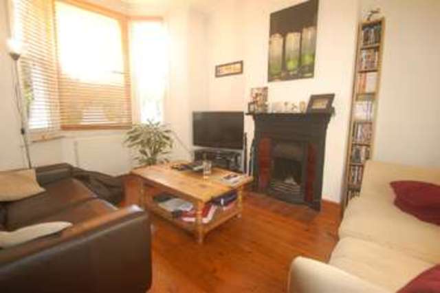  Image of 1 bedroom Apartment to rent in South Park Road London SW19 at Haydons Road, SW19 8TA