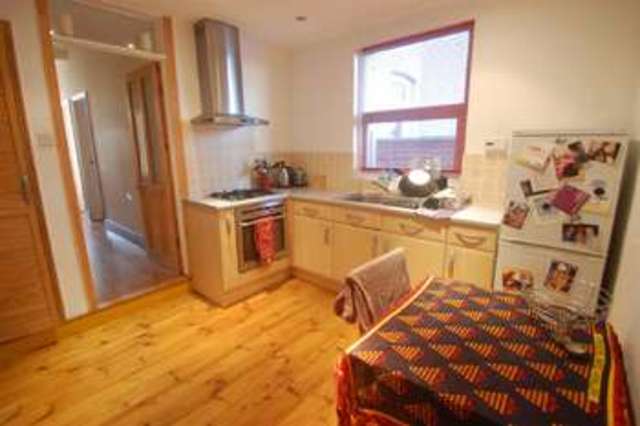  Image of 1 bedroom Apartment to rent in South Park Road London SW19 at Haydons Road, SW19 8TA