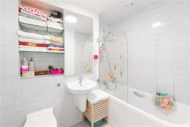  Image of 1 bedroom Flat to rent in Southern Row London W10 at London, W10 5AG