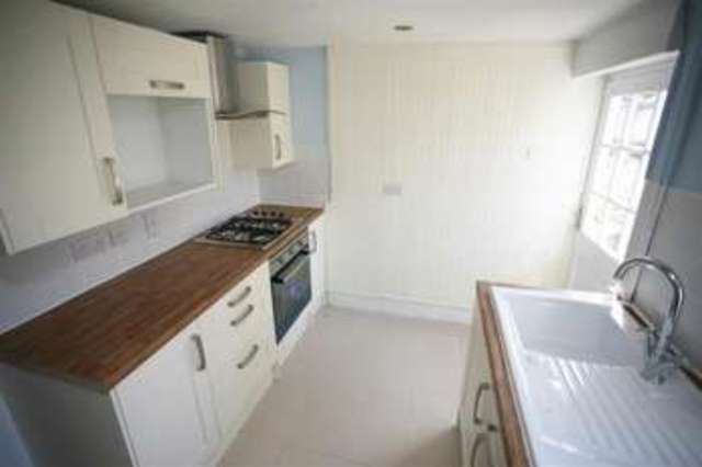  Image of 2 bedroom Cottage for sale in Southgate Devizes SN10 at DEVIZES SN10 DEVIZES, SN10 5BY