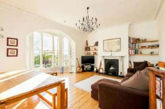  Image of 1 bedroom Flat for sale in Southwood Lane London N6 at Southwood Lane  Highgate, N6 5DY
