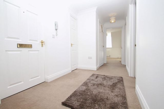  Image of 3 bedroom Flat to rent in St. Albans Road Bournemouth BH8 at St. Albans Road  Bournemouth, BH8 9EP