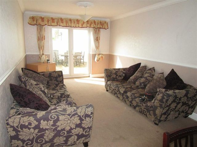  Image of 3 bedroom Property for sale in St. Andrews Way Slough SL1 at St Andrews Way Cippenham Cippenham, SL1 5NL