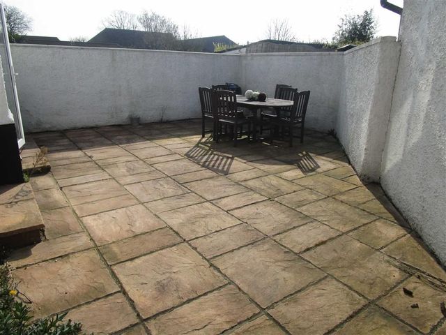  Image of 3 bedroom Property for sale in St. Andrews Way Slough SL1 at St Andrews Way Cippenham Cippenham, SL1 5NL