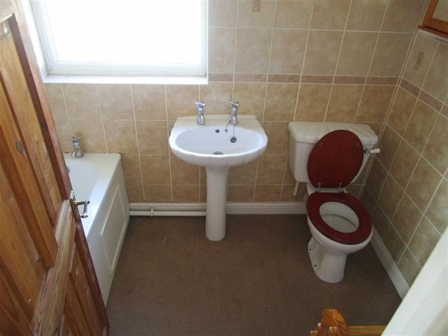  Image of 3 bedroom Property for sale in St. Andrews Way Slough SL1 at St Andrews Way Cippenham Cippenham, SL1 5NL