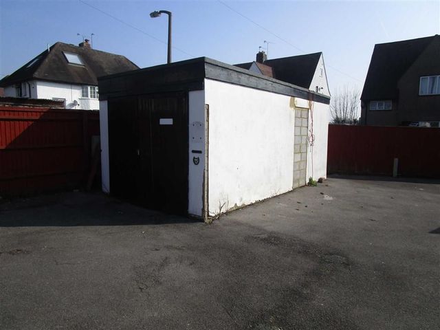  Image of 3 bedroom Property for sale in St. Andrews Way Slough SL1 at St Andrews Way Cippenham Cippenham, SL1 5NL