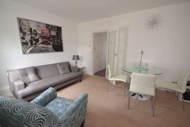  Image of 1 bedroom House Share to rent in St. Johns Road Caversham Reading RG4 at St Johns Road Caversham Reading, RG4 5AN
