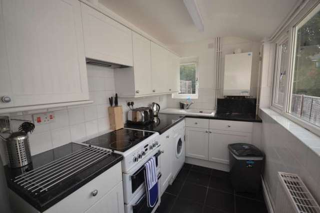  Image of 1 bedroom House Share to rent in St. Johns Road Caversham Reading RG4 at St Johns Road Caversham Reading, RG4 5AN
