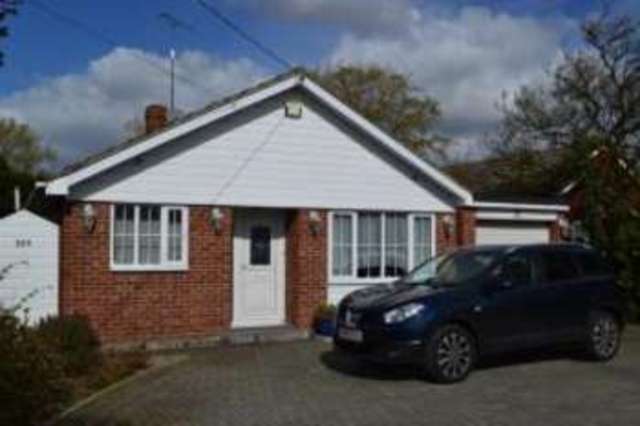  Image of 3 bedroom Bungalow for sale in Moorhen Avenue St. Lawrence Southminster CM0 at St Lawrence Bay Essex Ramsey Island, CM0 7LT