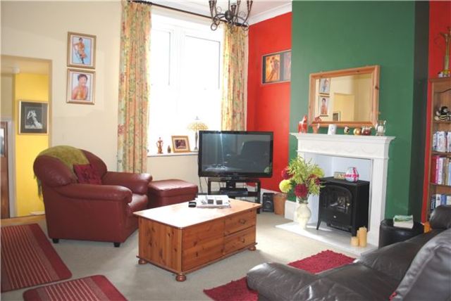  Image of 2 bedroom Flat for sale in St. Leonards Road Bexhill-on-Sea TN40 at East Sussex, TN40 1HN