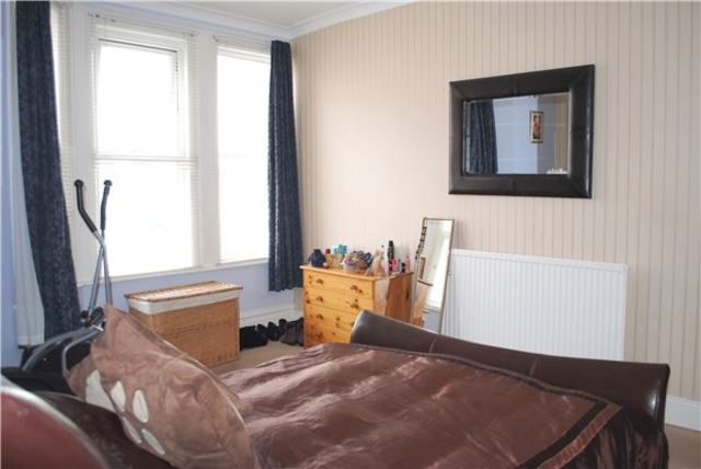  Image of 2 bedroom Flat for sale in St. Leonards Road Bexhill-on-Sea TN40 at East Sussex, TN40 1HN