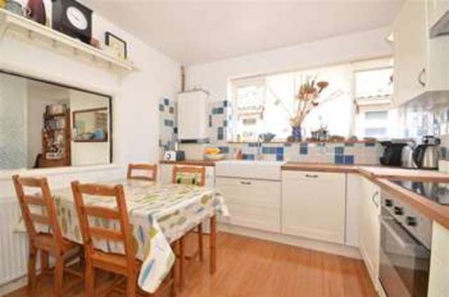  Image of 2 bedroom Flat for sale in St. Pauls Road West Dorking RH4 at Dorking Surrey Dorking, RH4 2HT