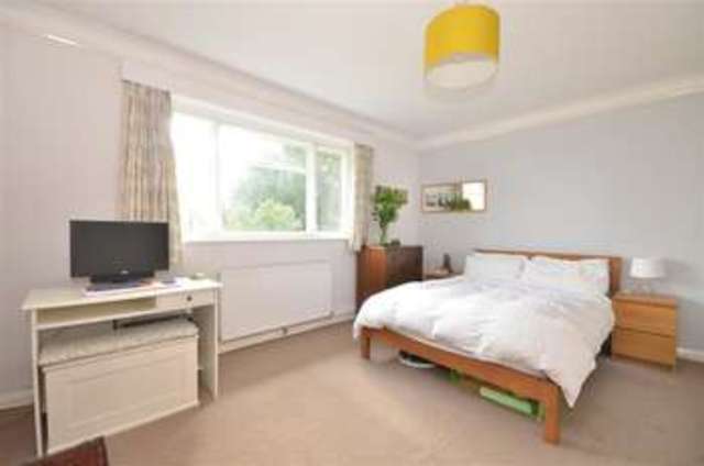  Image of 2 bedroom Flat for sale in St. Pauls Road West Dorking RH4 at Dorking Surrey Dorking, RH4 2HT