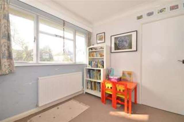  Image of 2 bedroom Flat for sale in St. Pauls Road West Dorking RH4 at Dorking Surrey Dorking, RH4 2HT