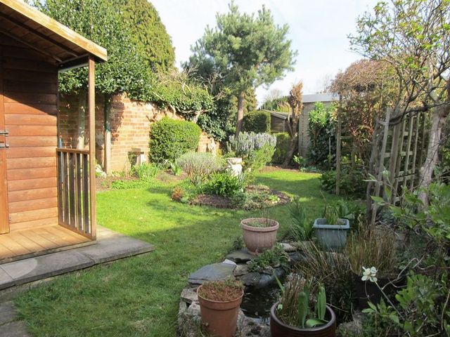  Image of 3 bedroom Semi-Detached house for sale in St. Peters Close Evesham WR11 at St Peters Close  Evesham, WR11 1EW