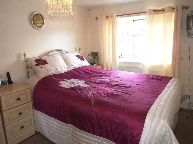  Image of 5 bedroom Semi-Detached house for sale in Stanton Close Earley Reading RG6 at Earley Reading Woodley, RG6 7DX