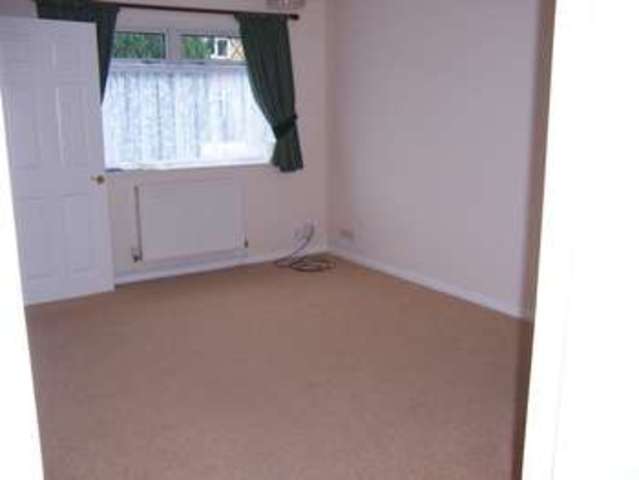  Image of 2 bedroom Semi-Detached house to rent in Stirling Close Yate Bristol BS37 at North Yate  Bristol, BS37 5UJ
