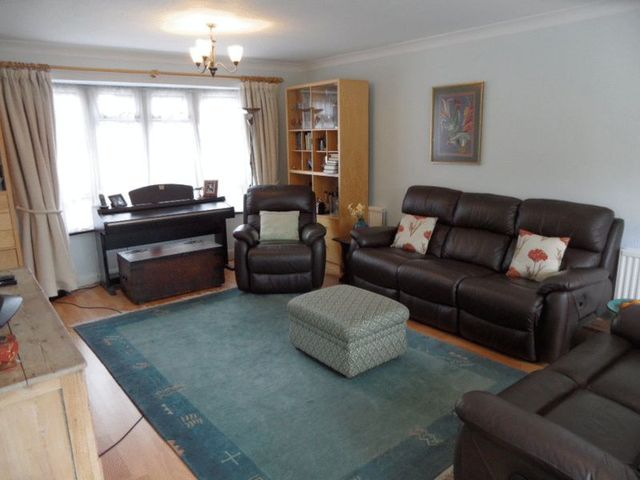  Image of 4 bedroom Detached house for sale in Coopers Court Road Stokenchurch High Wycombe HP14 at Coopers Court Road Stokenchurch Stokenchurch, HP14 3QA