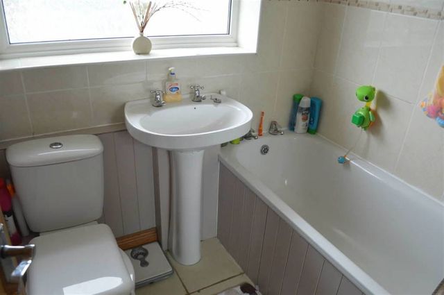  Image of 2 bedroom Property for sale in Stoneable Road Radstock BA3 at Stoneable Road Radstock Radstock, BA3 3JR