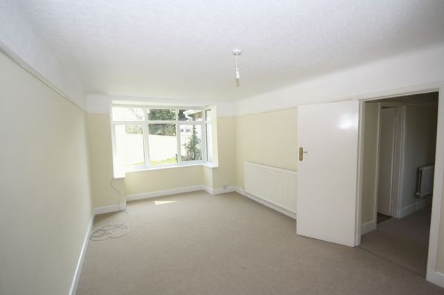  Image of 4 bedroom Detached house to rent in Stony Lane Burton Christchurch BH23 at Stony Lane Burton Christchurch, BH23 7LE
