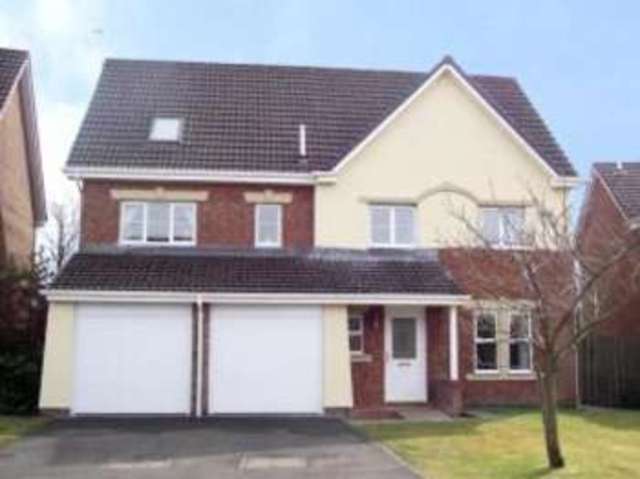  Image of 6 bedroom Detached house for sale in Strathallan Avenue East Kilbride Glasgow G75 at East Kilbride Glasgow Jackton, G75 8GX