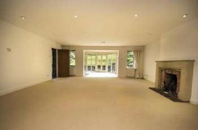  Image of 5 bedroom Detached house for sale in The Coombe Streatley Reading RG8 at Streatley on Thames  Reading, RG8 9QL