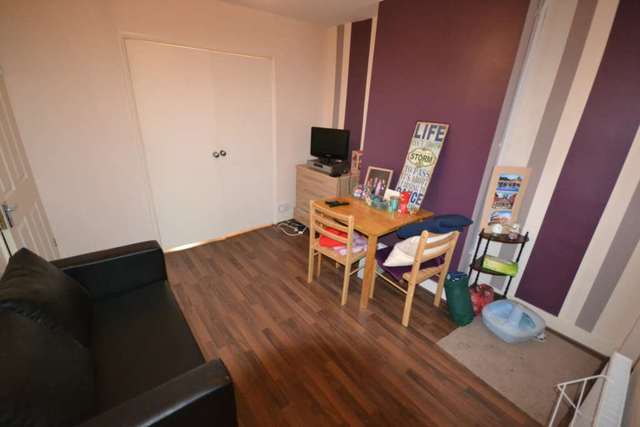  Image of 1 bedroom Flat to rent in Surrey Road Reading RG2 at Surrey Road  Reading, RG2 0EU