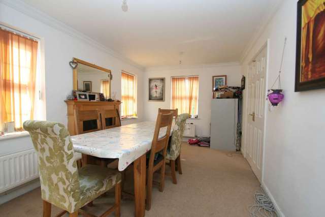  Image of 4 bedroom Terraced house to rent in Sweet Green Close Headington Oxford OX3 at Sweet Green Close Headington Oxford, OX3 8FR