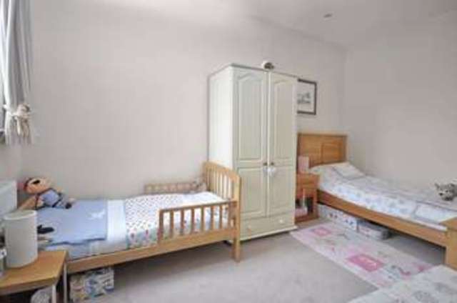 Image of 3 bedroom Terraced house for sale in Swinburne Road Abingdon OX14 at Swinburne Road  Abingdon, OX14 2HG