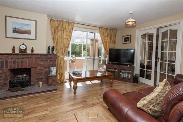  Image of 3 bedroom Property for sale in Bushton Swindon SN4 at Bushton Swindon Swindon, SN4 7PX