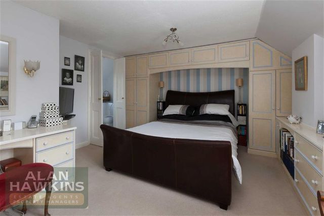  Image of 3 bedroom Property for sale in Bushton Swindon SN4 at Bushton Swindon Swindon, SN4 7PX