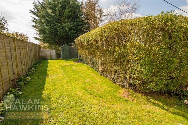  Image of 3 bedroom Property for sale in Bushton Swindon SN4 at Bushton Swindon Swindon, SN4 7PX