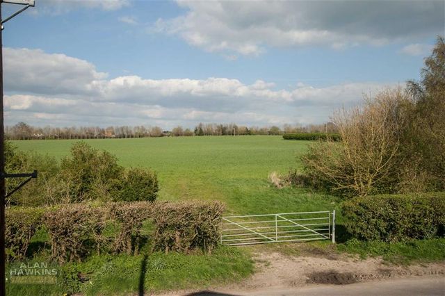  Image of 3 bedroom Property for sale in Bushton Swindon SN4 at Bushton Swindon Swindon, SN4 7PX