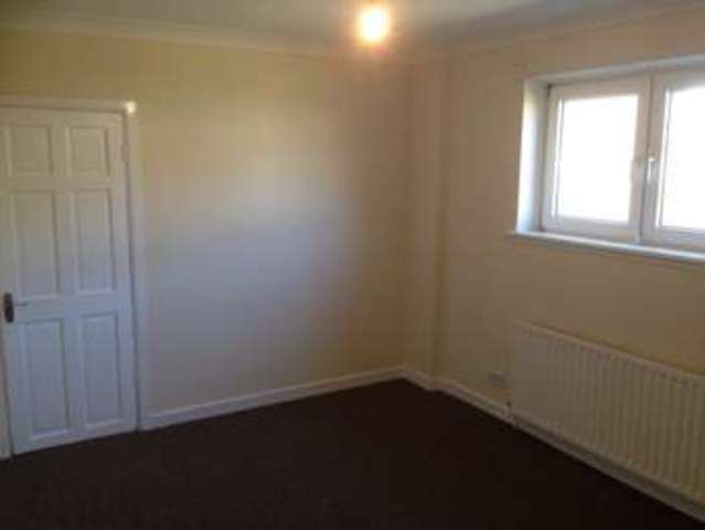  Image of 2 bedroom Terraced house to rent in Swinton Crescent Coatbridge ML5 at Swinton Crescent Kirkwood Coatbridge, ML5 5SD