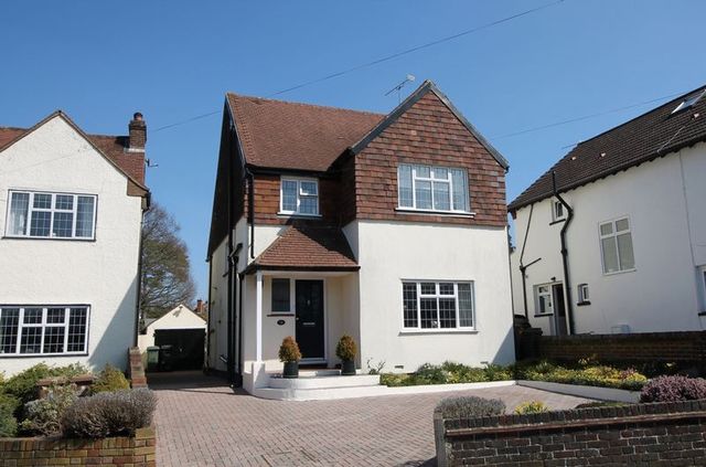  Image of 3 bedroom Detached house for sale in Ashurst Road Tadworth KT20 at Ashurst Road  Tadworth, KT20 5EU