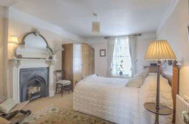  Image of 5 bedroom Town House for sale in Tarrant Street Arundel BN18 at Arundel Arundel, BN18 9DJ