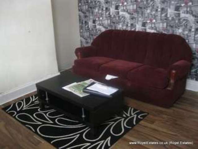  Image of 2 bedroom Terraced house to rent in Tat Bank Road Oldbury B68 at Tat Bank Road  Oldbury, B68 8NP