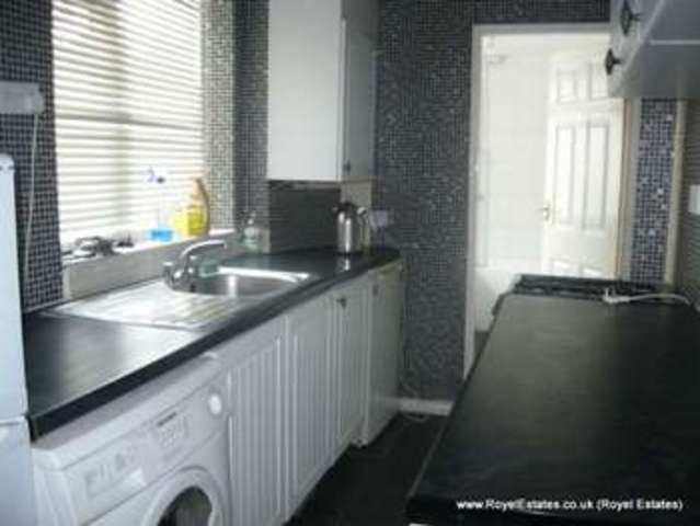  Image of 2 bedroom Terraced house to rent in Tat Bank Road Oldbury B68 at Tat Bank Road  Oldbury, B68 8NP