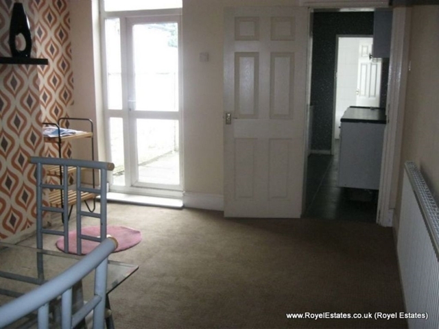  Image of 2 bedroom Terraced house to rent in Tat Bank Road Oldbury B68 at Tat Bank Road  Oldbury, B68 8NP
