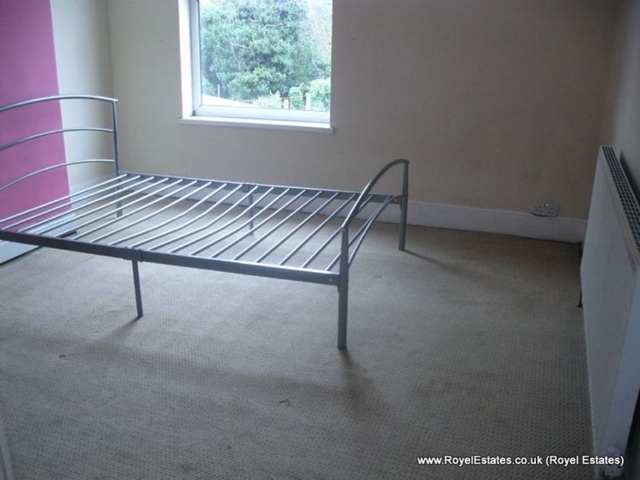  Image of 2 bedroom Terraced house to rent in Tat Bank Road Oldbury B68 at Tat Bank Road  Oldbury, B68 8NP