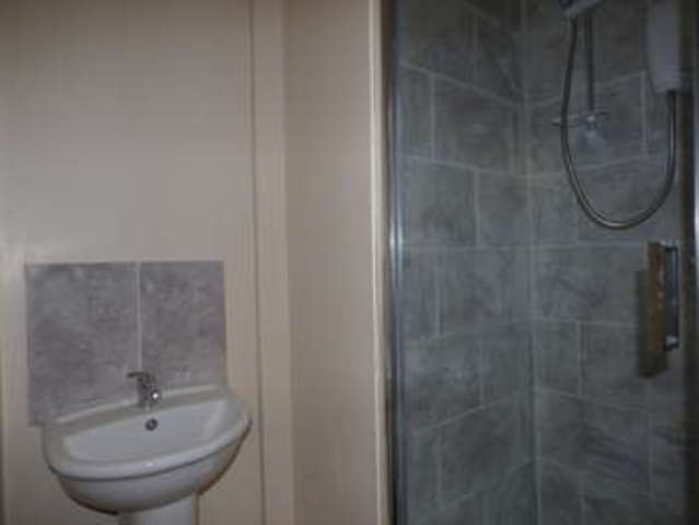 Image of 1 bedroom Flat to rent in Tempest Road Holbeck Leeds LS11 at Beeston Leeds West Yorkshire, LS11 7EG